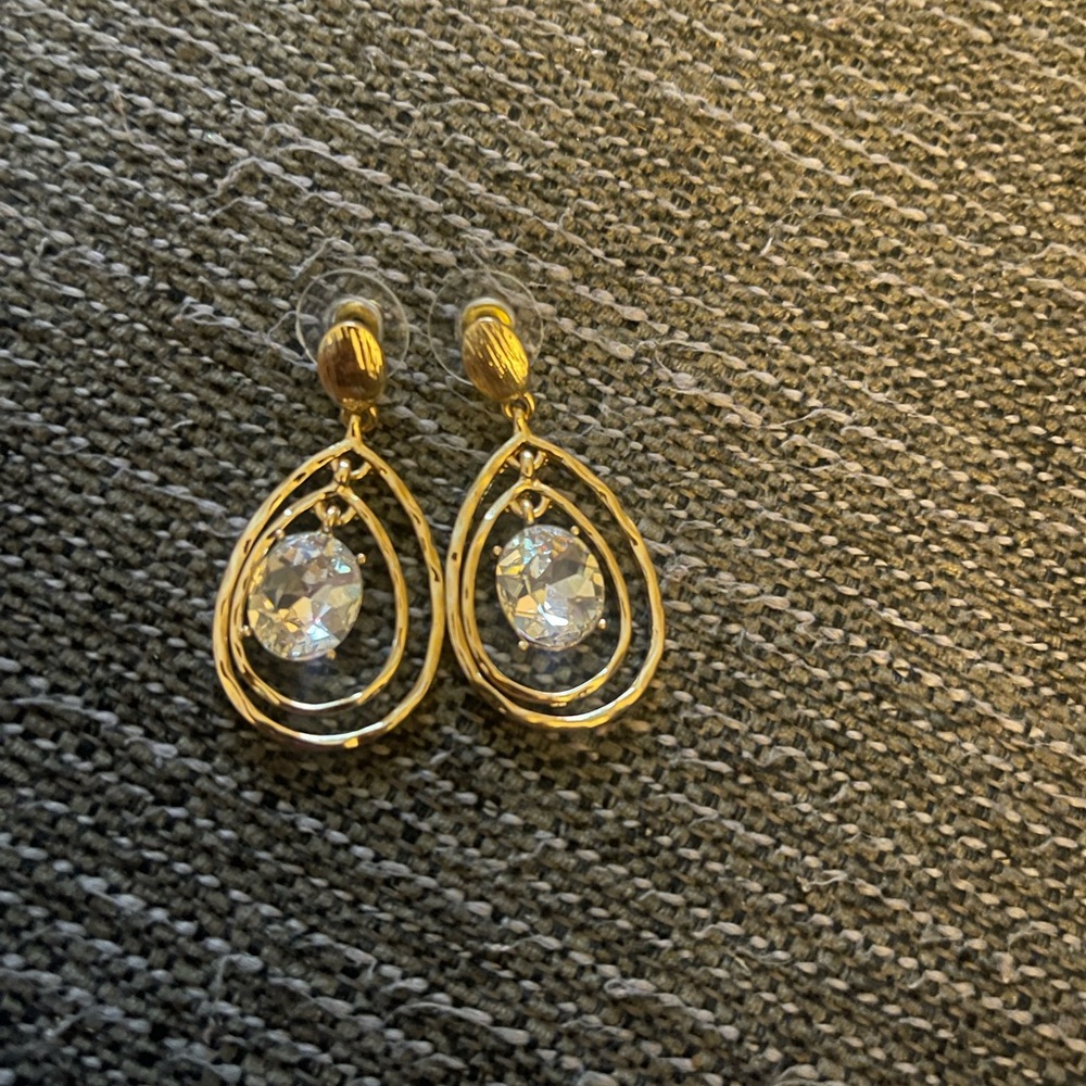 Elegant Gold Drop Earrings with Crystal Accents